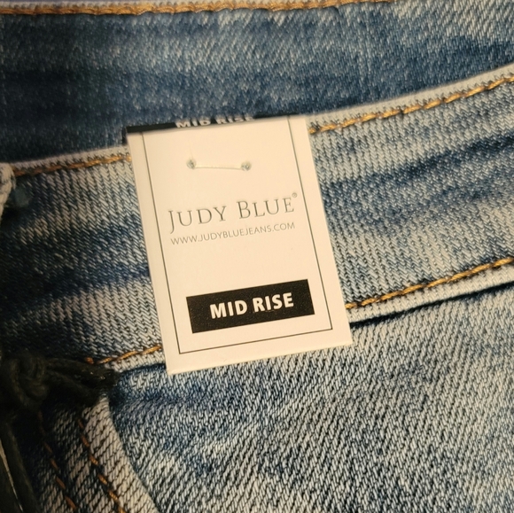 Judy Blue serape patch destroyed shorts - Picture 5 of 5